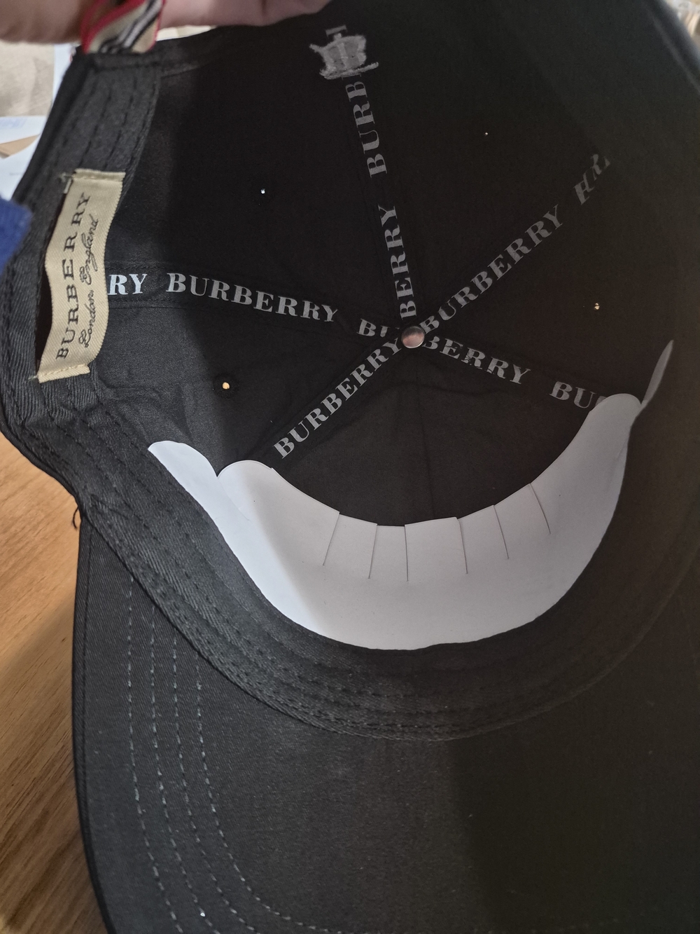 Burberry Black Baseball Cap with Signature Center Stripe - Picture 5 of 6
